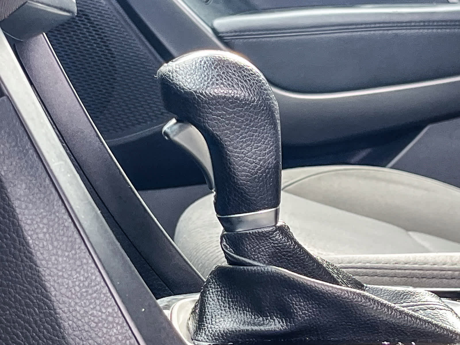 Used 2018 Hyundai Santa Fe Sport w/ 2.4L Value Package 02 image 21