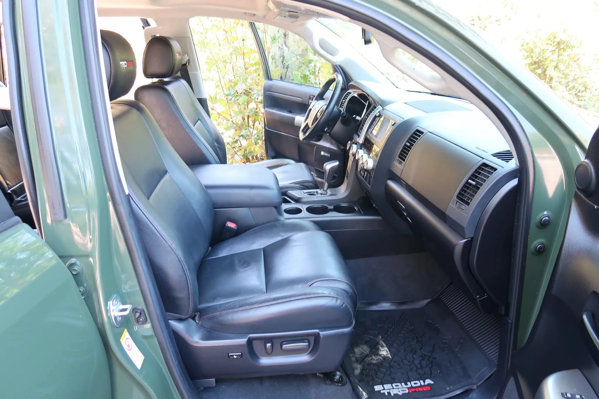 Used 2020 Toyota Sequoia TRD Pro AWD/4WD image 36