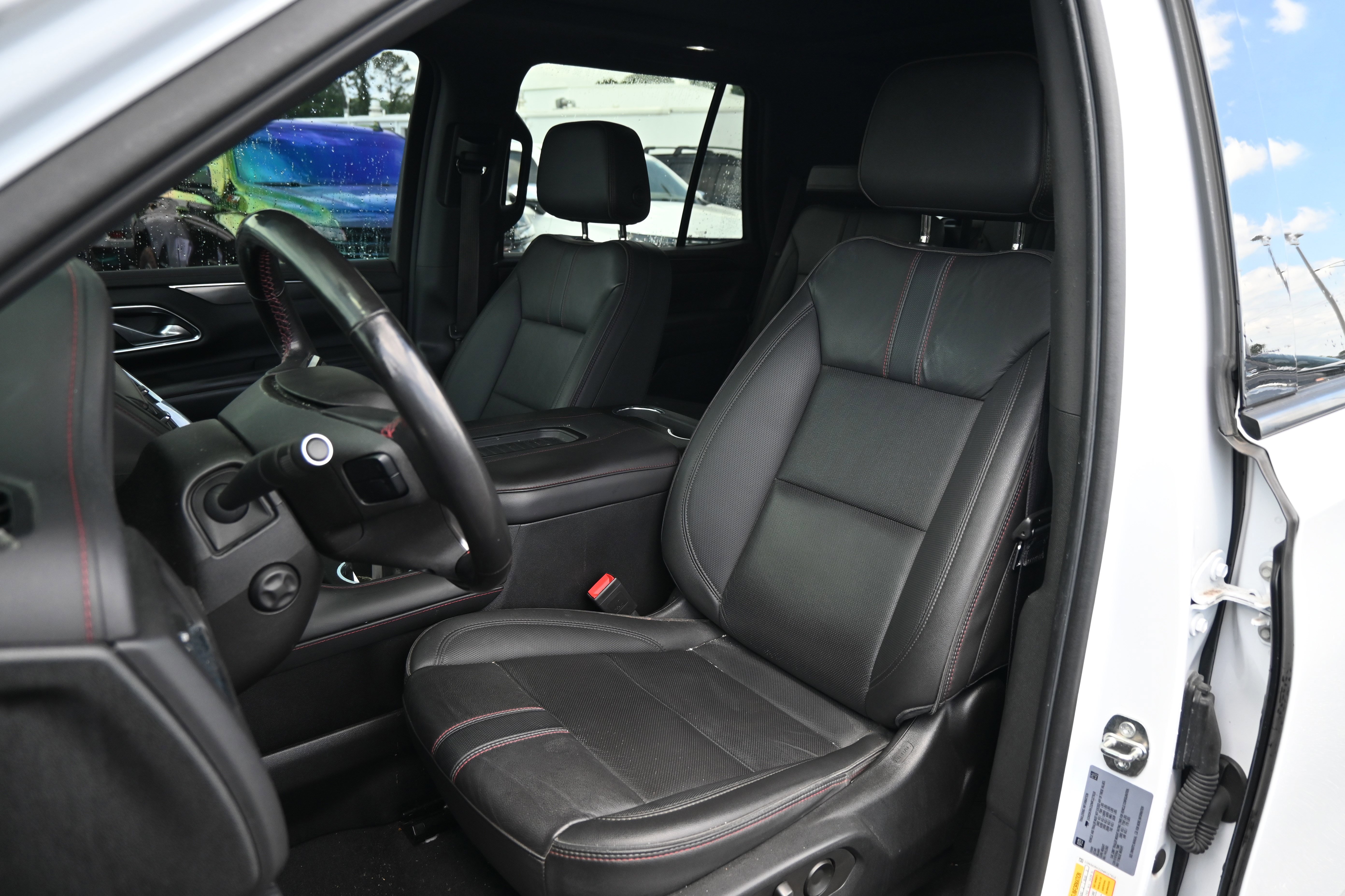 Used 2022 Chevrolet Tahoe RST w/ Luxury Package AWD/4WD image 7