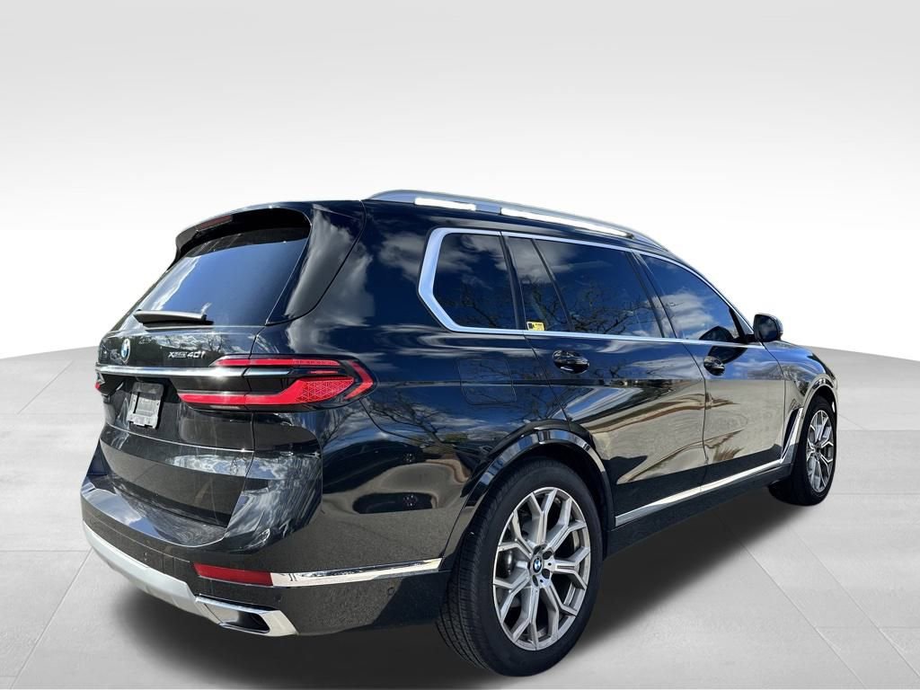 Used 2025 BMW X7 xDrive40i w/ Premium Package image 8