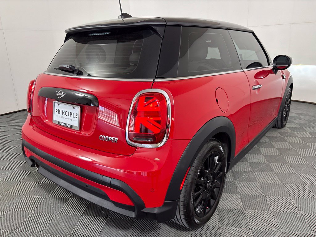 Certified 2024 MINI Cooper 2-Door Hardtop w/ Signature Upholstery Package FWD image 5