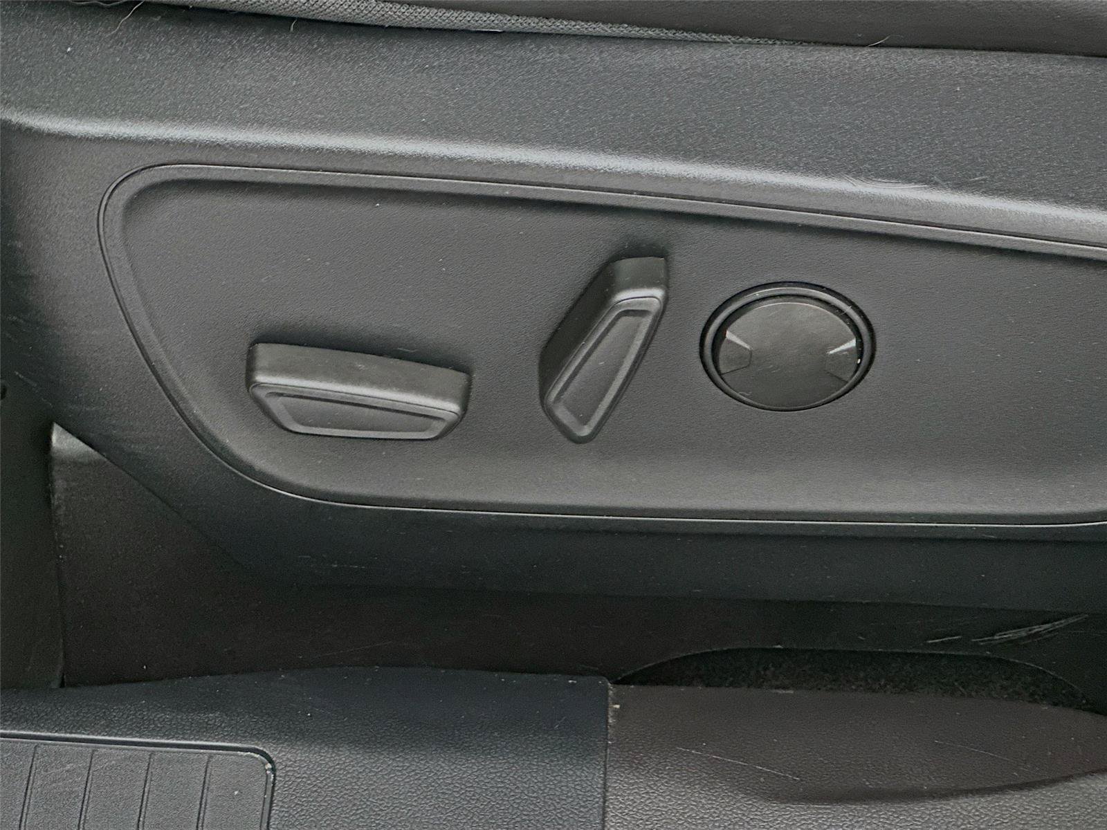 Used 2024 Ford Escape ST-Line w/ Equipment Group 301A FWD image 21