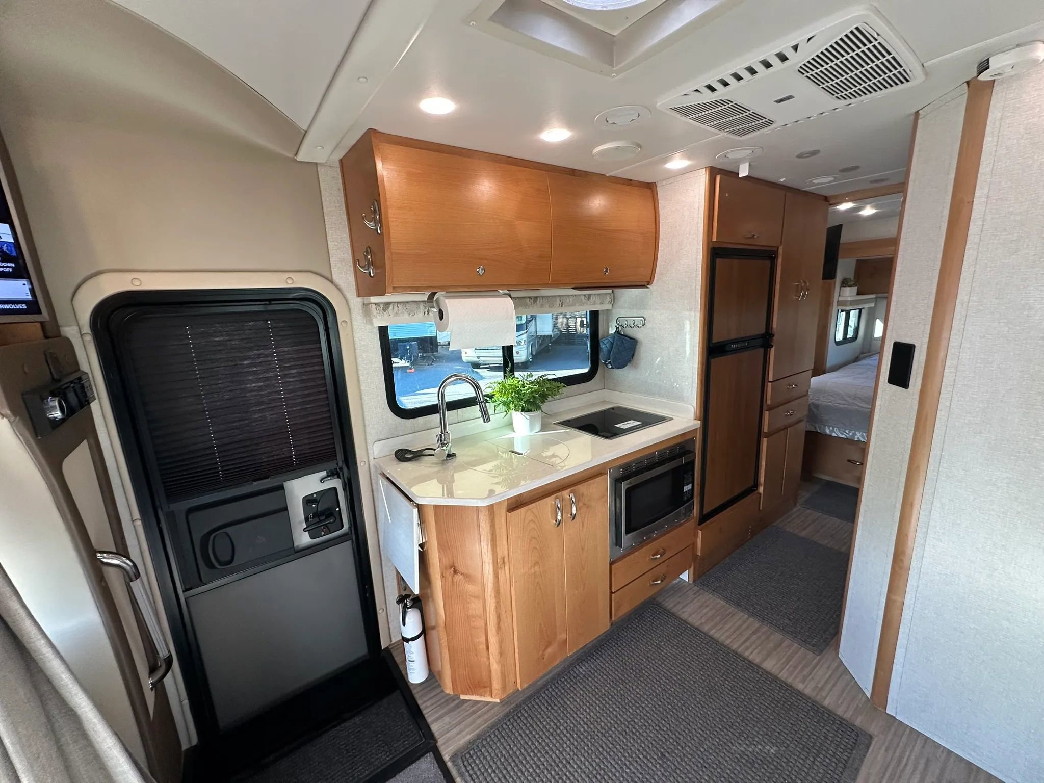 Used 2017 Mercedes-Benz Sprinter 3500 image 23