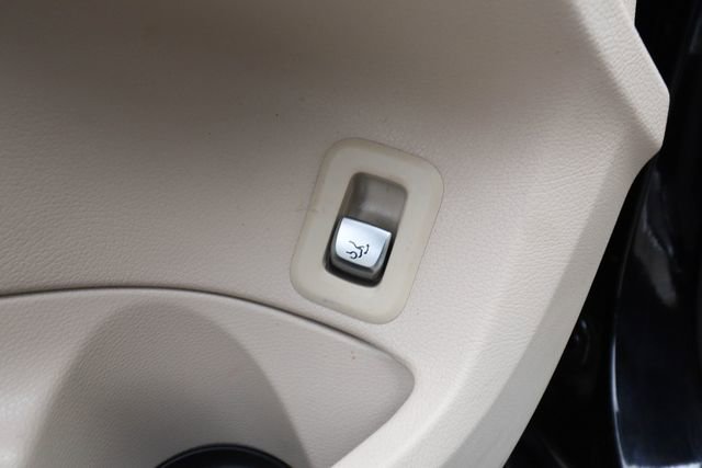 Used 2019 Mercedes-Benz C 300 4MATIC Sedan image 40