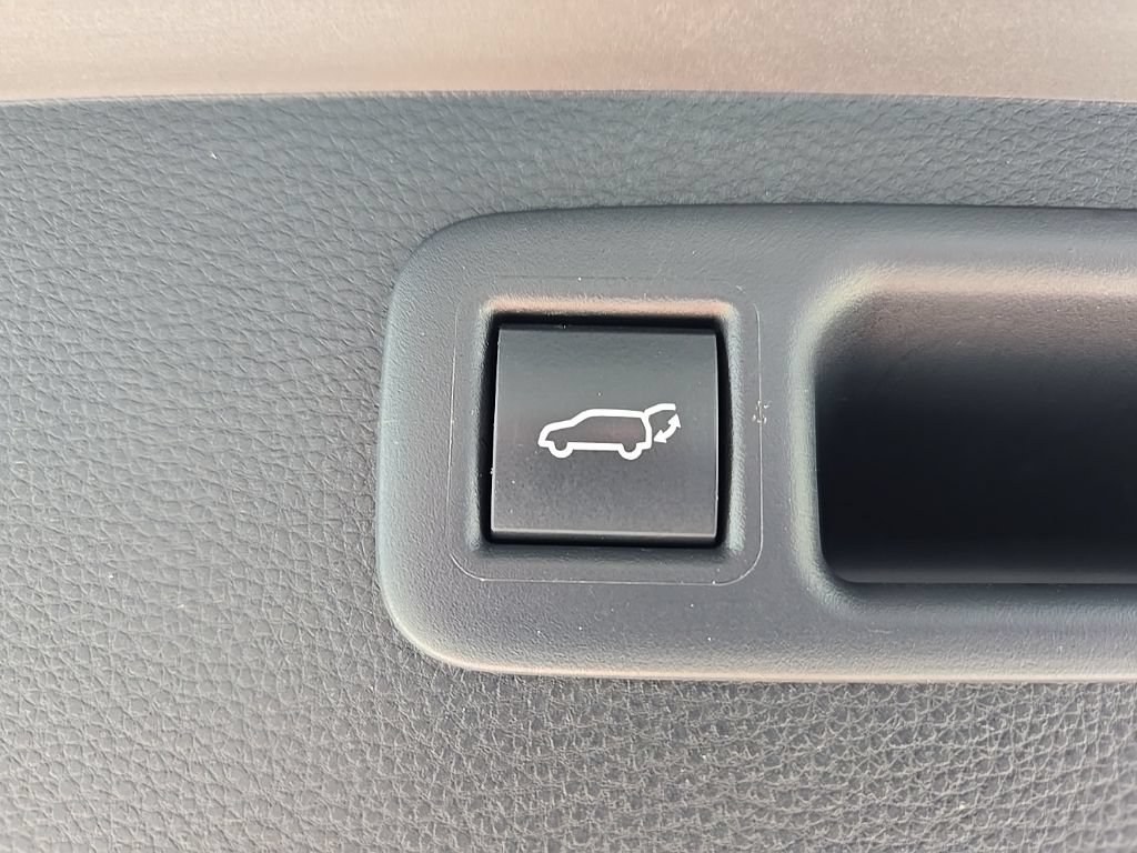 Used 2025 Toyota Highlander Limited AWD/4WD image 61