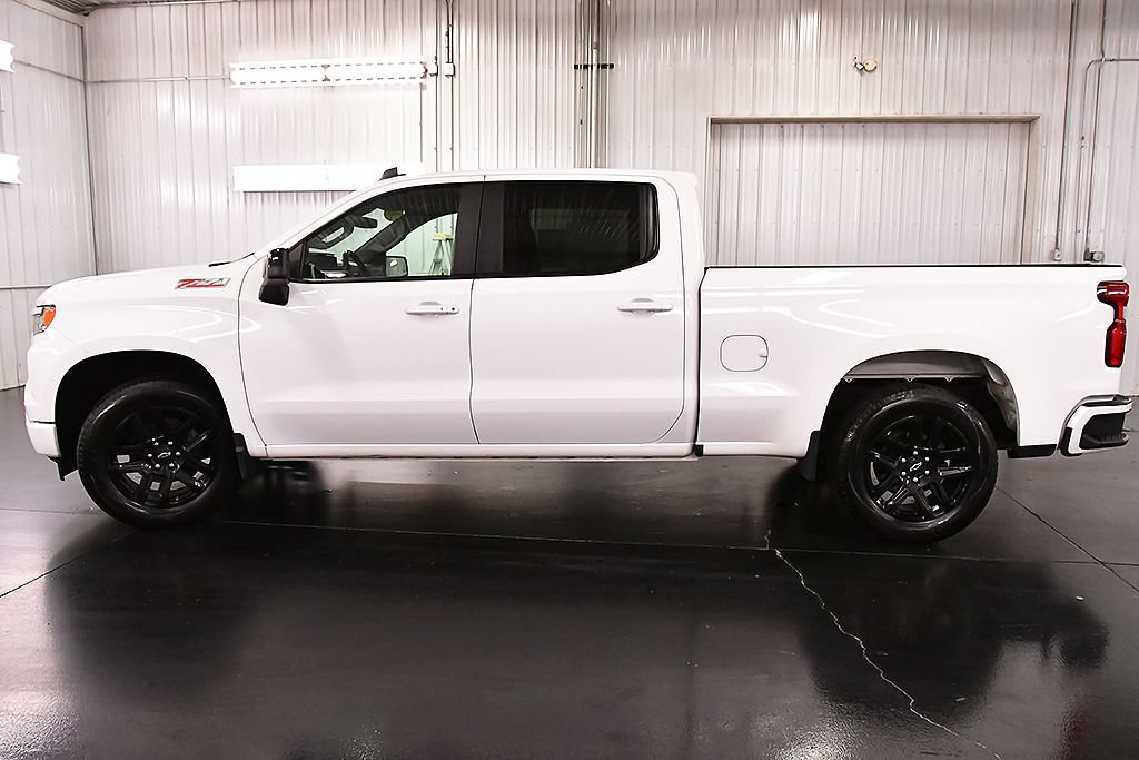 Used 2023 Chevrolet Silverado 1500 RST w/ Z71 Off-Road Package AWD/4WD image 4