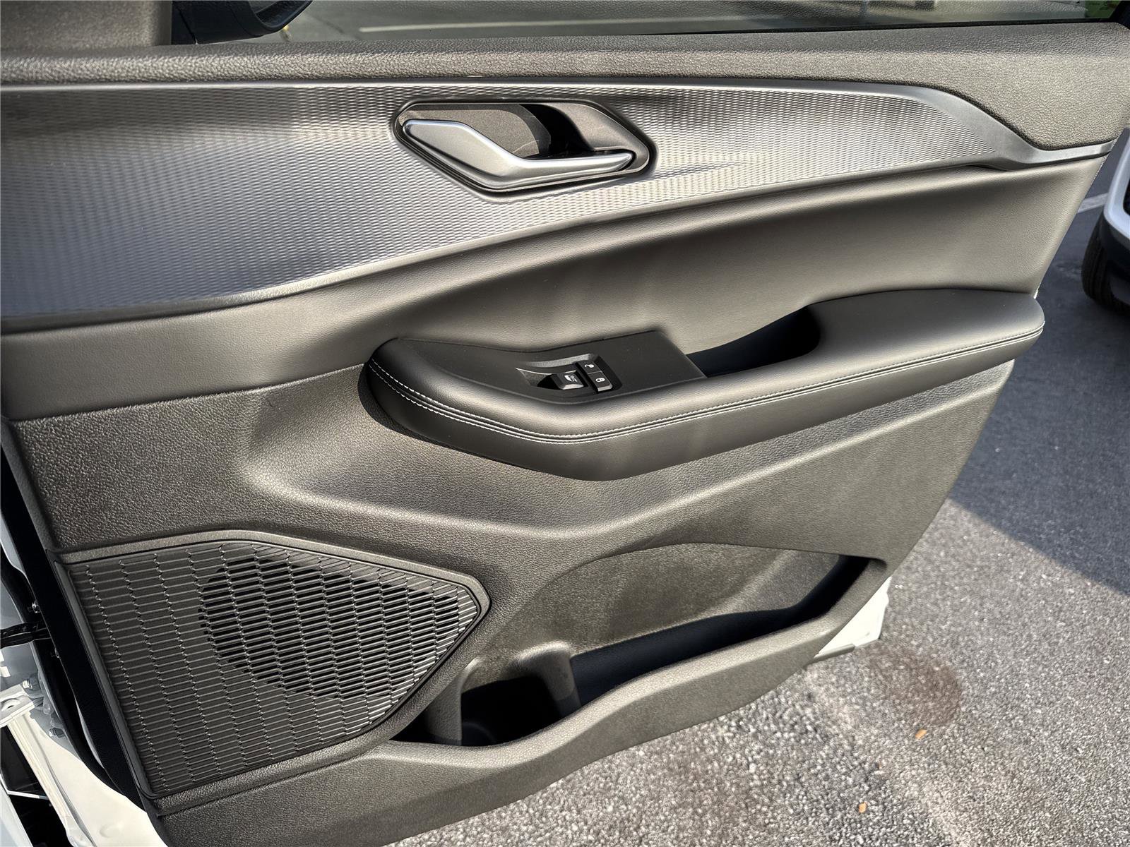 New 2025 Jeep Grand Cherokee L Laredo w/ Luxury Tech Group I image 15