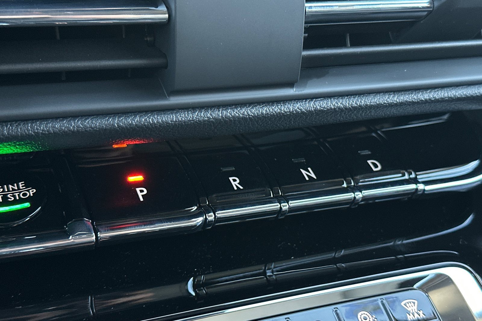 New 2025 Lincoln Corsair FWD w/ Equipment Group 101A image 21