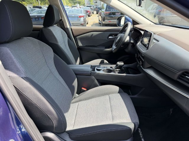 Used 2023 Nissan Rogue SV AWD/4WD image 12
