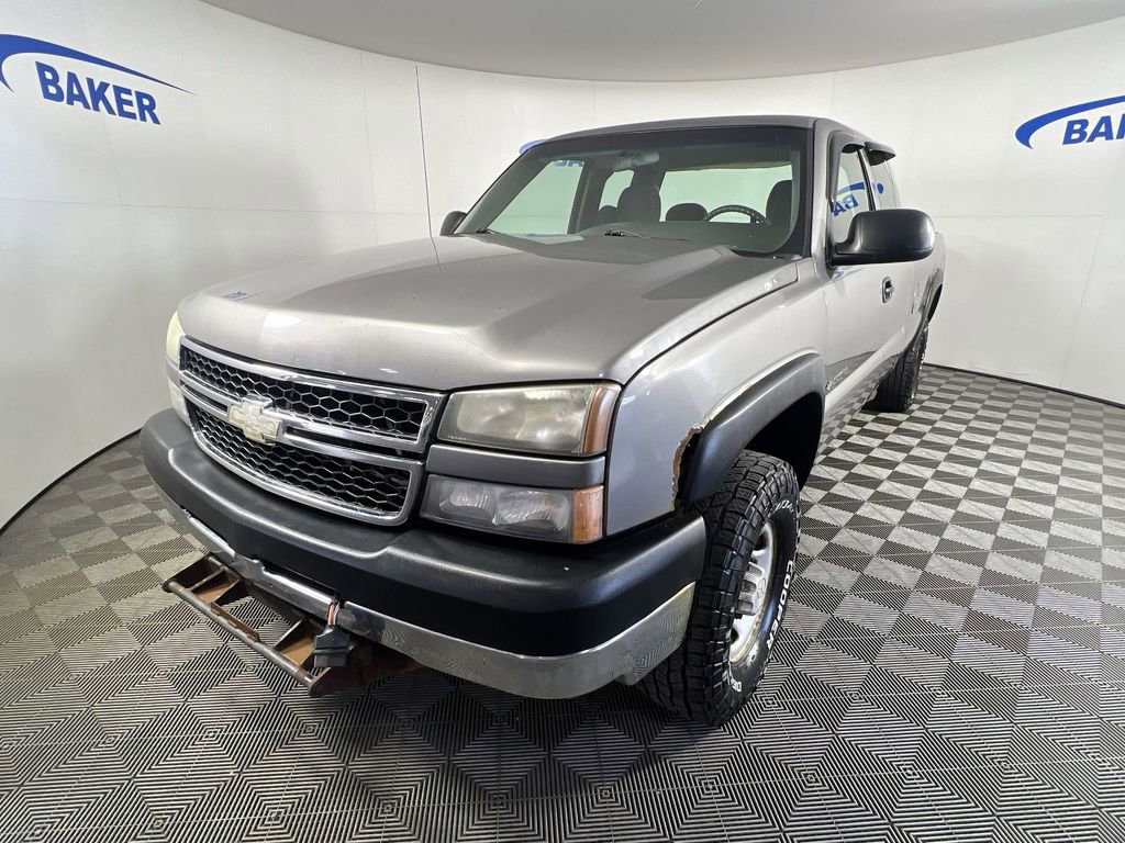 Used 2007 Chevrolet Silverado 2500 W/T w/ Skid Plate Package AWD/4WD image 5