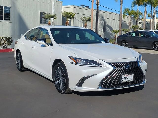 Used 2025 Lexus ES 350 w/ Premium Package image 3