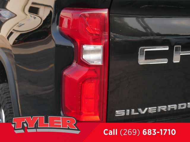 Used 2024 Chevrolet Silverado 2500 High Country w/ High Country Premium Package AWD/4WD image 15