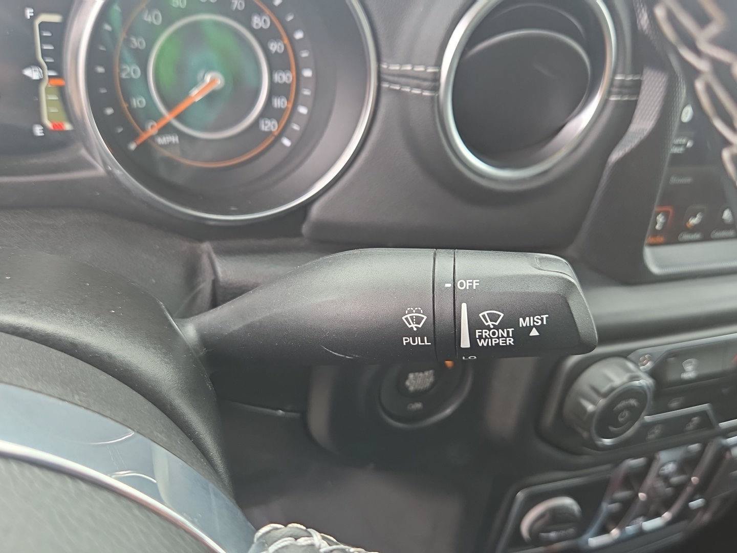 Used 2021 Jeep Gladiator Overland w/ Uconnect 4C Nav & Sound Group AWD/4WD image 27
