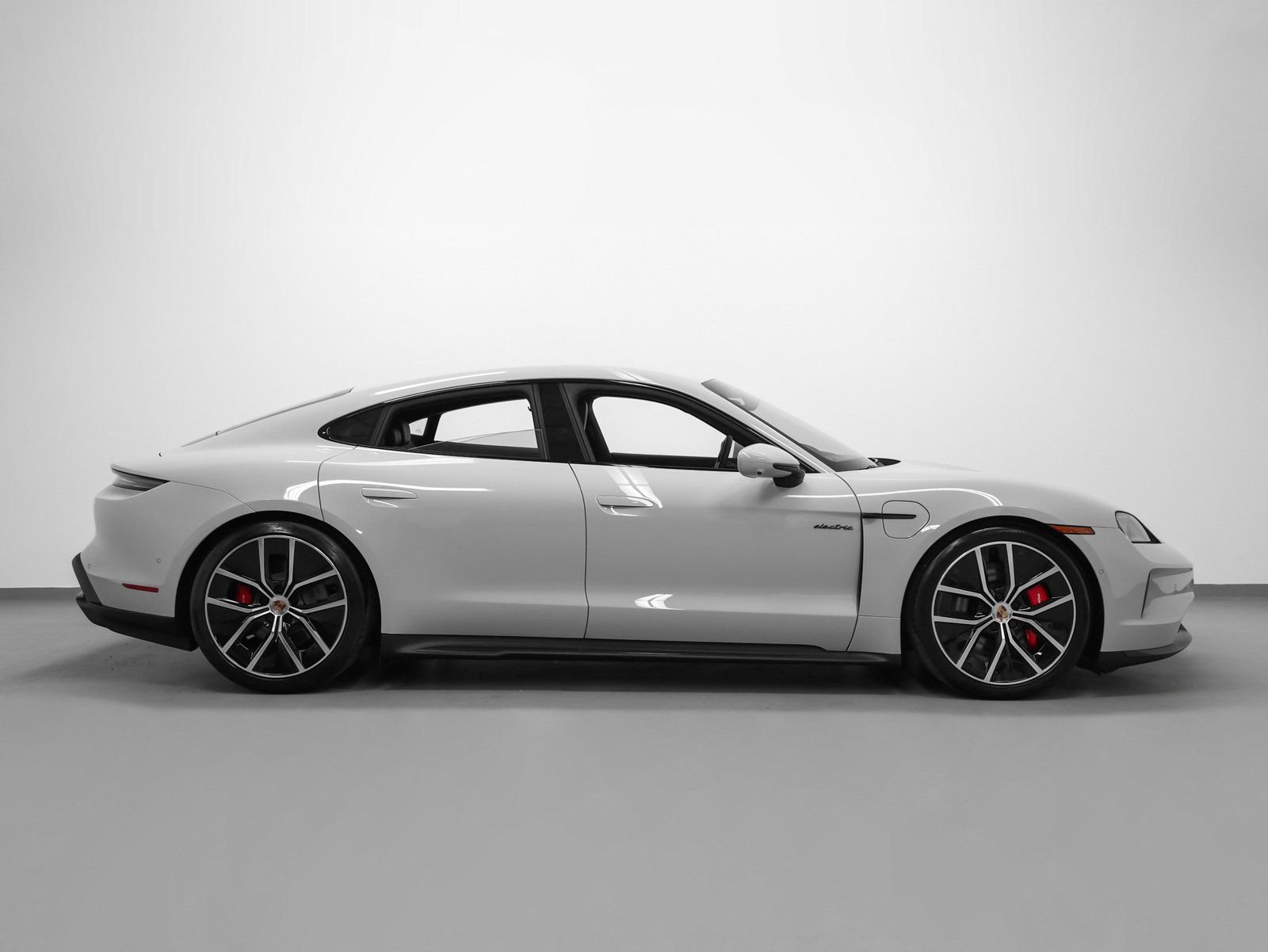 New 2026 Porsche Taycan GTS image 13