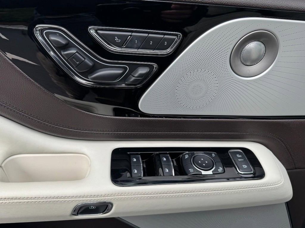 Used 2024 Lincoln Aviator Black Label w/ Dynamic Handling Package AWD/4WD image 17