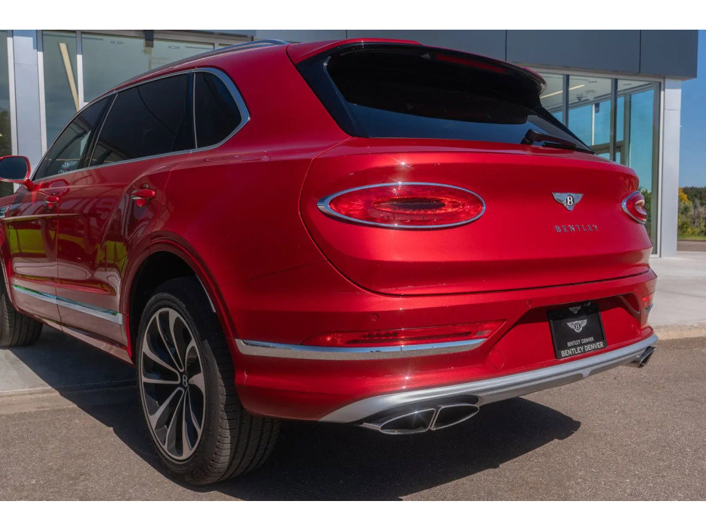 Used 2024 Bentley Bentayga Extended Wheelbase image 23