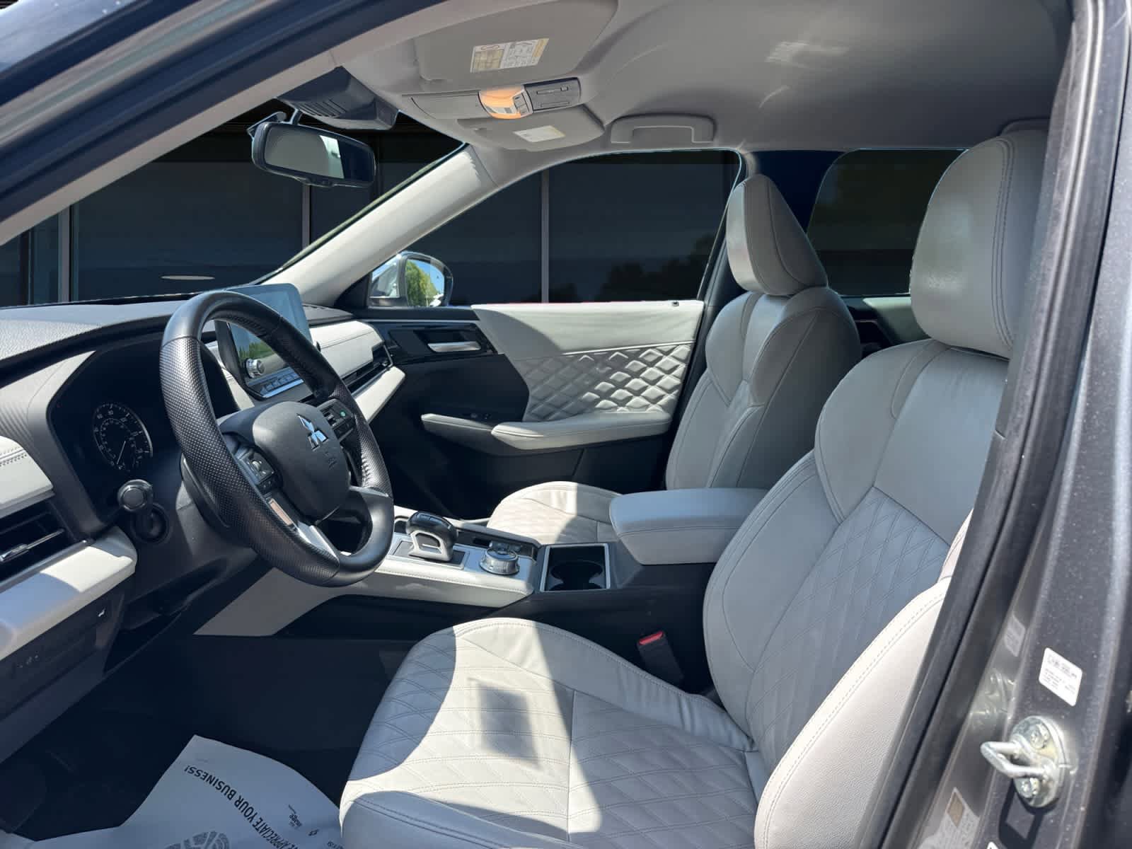 Used 2022 Mitsubishi Outlander SEL AWD/4WD image 2
