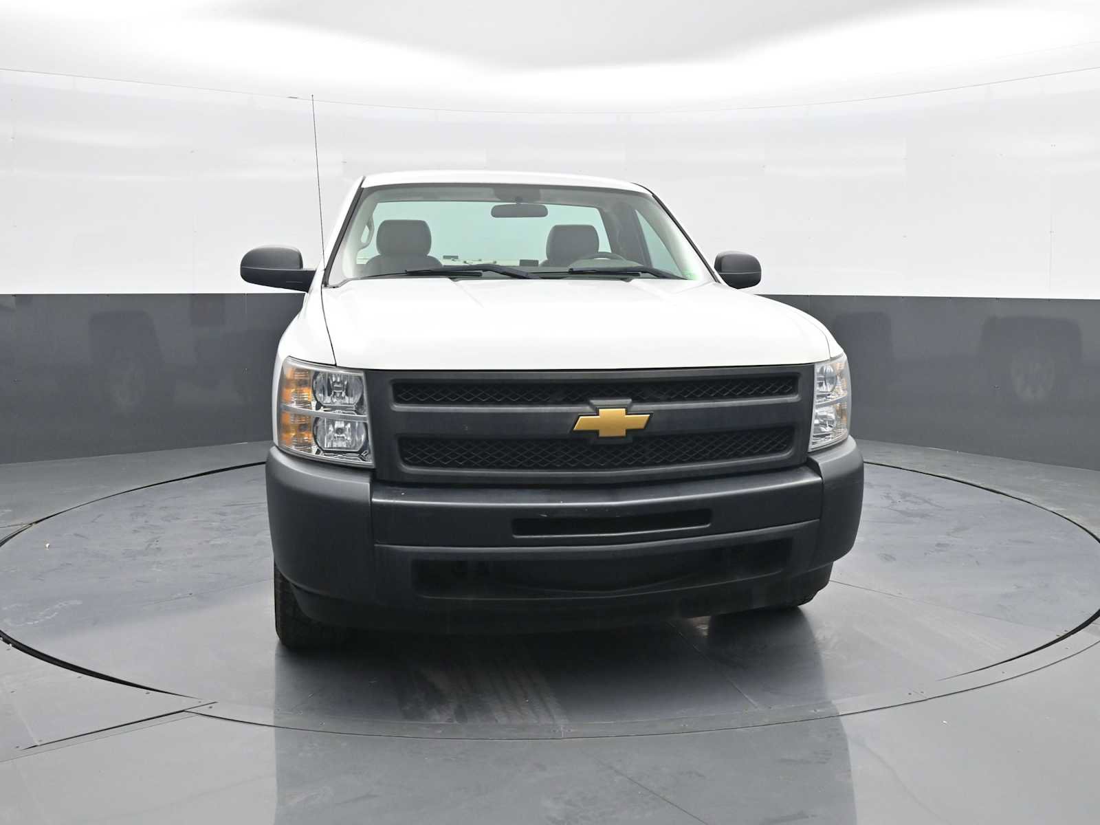 Used 2013 Chevrolet Silverado 1500 W/T RWD image 2