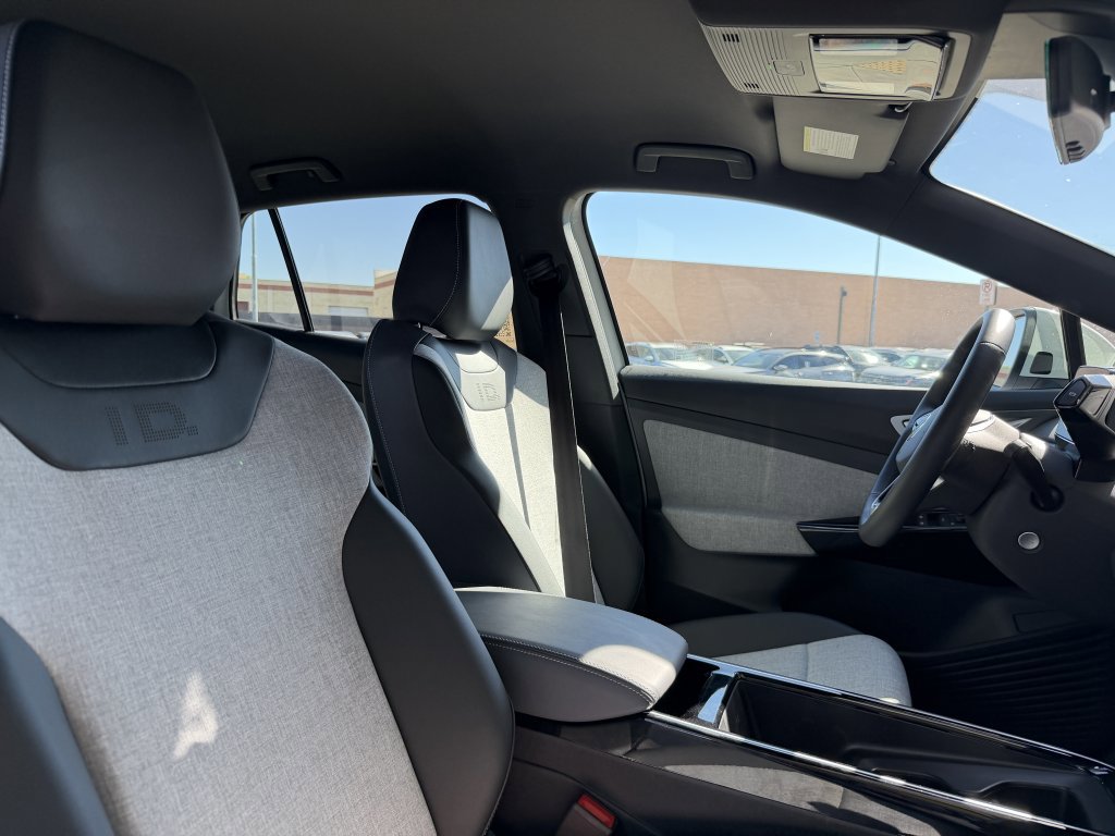 Used 2023 Volkswagen ID.4 Pro image 40