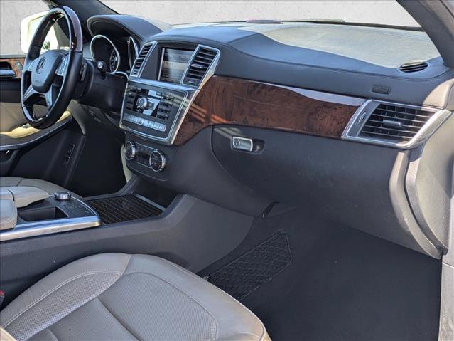 Used 2013 Mercedes-Benz GL 550 4MATIC image 22