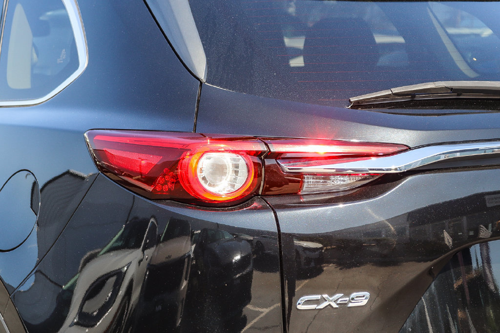 Used 2018 MAZDA CX-9 Touring w/ Touring Premium Package FWD image 7