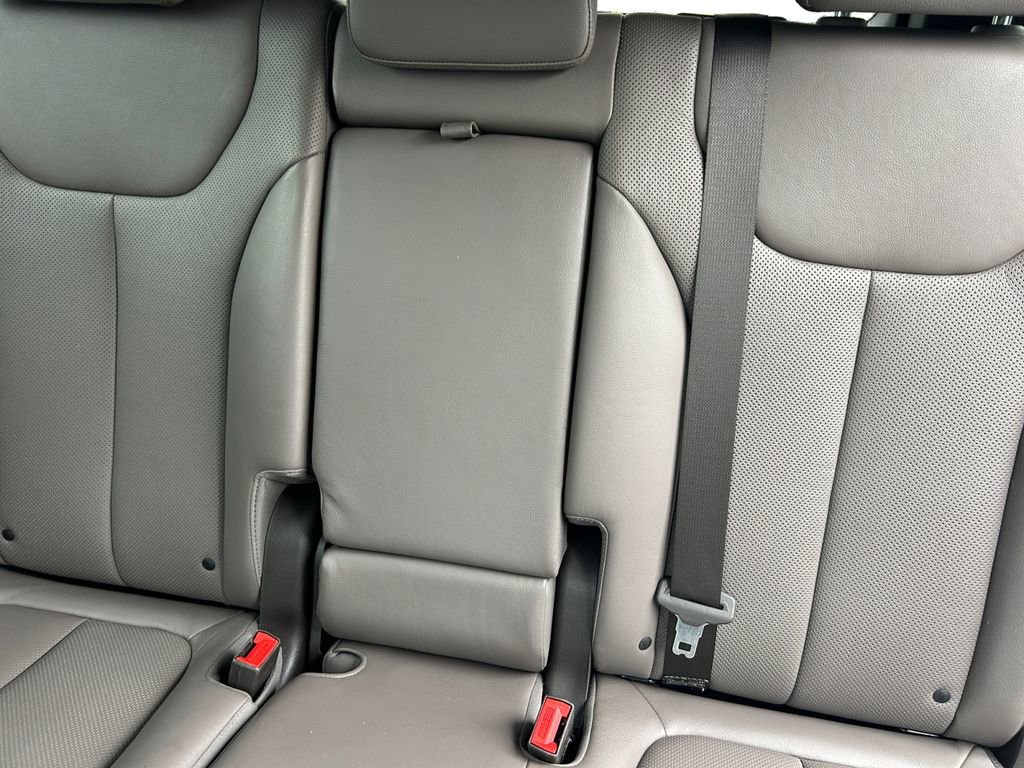 Used 2019 Hyundai Santa Fe Limited image 13