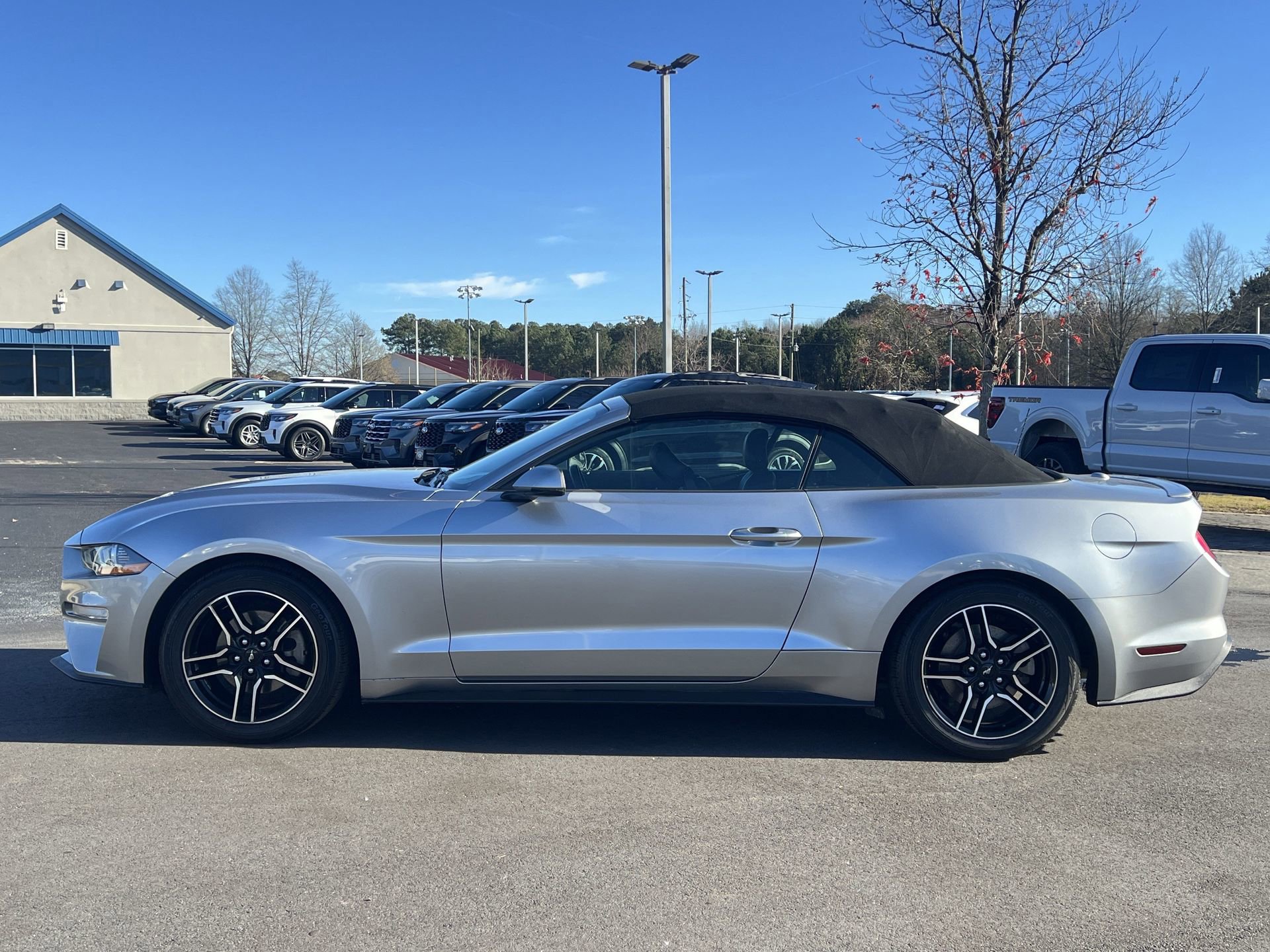 Used 2020 Ford Mustang Premium image 22