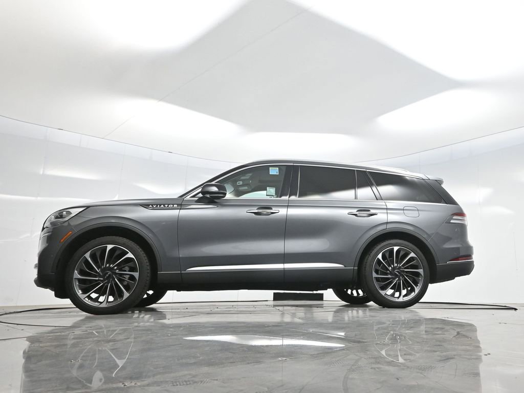 Used 2023 Lincoln Aviator Reserve w/ Equipment Group 201A AWD/4WD image 7
