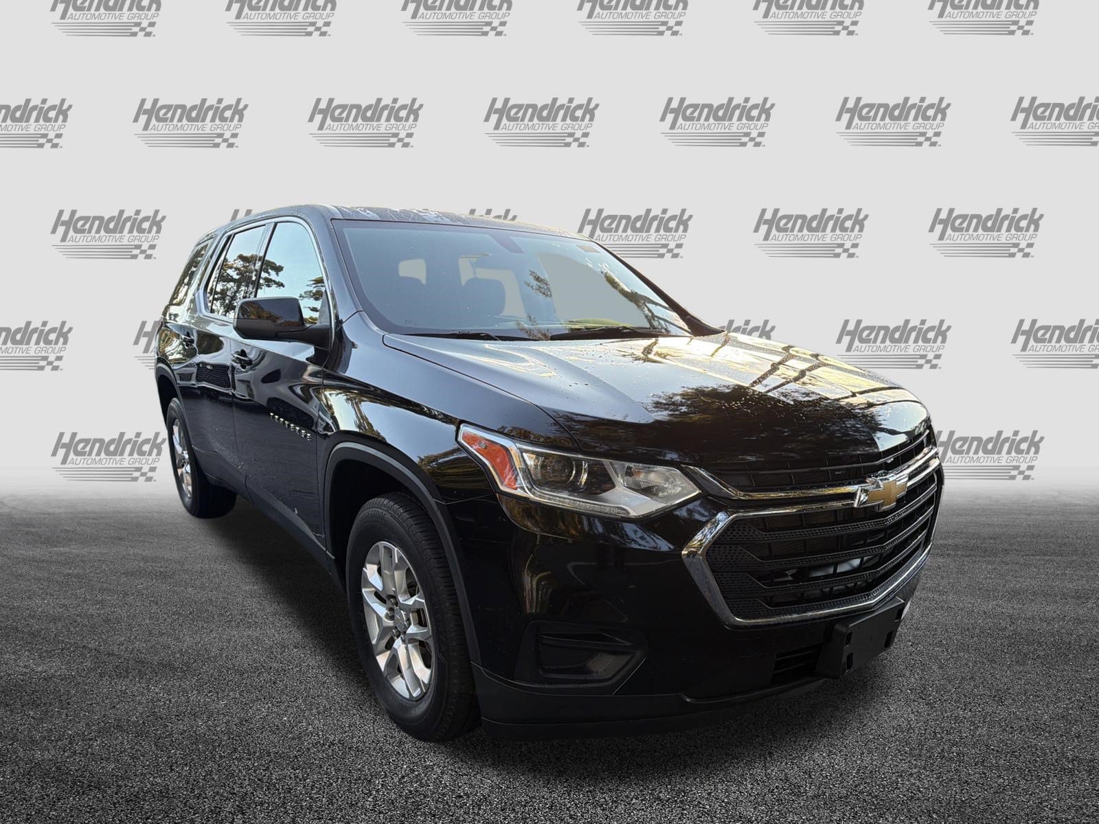 Used 2021 Chevrolet Traverse LS FWD image 2