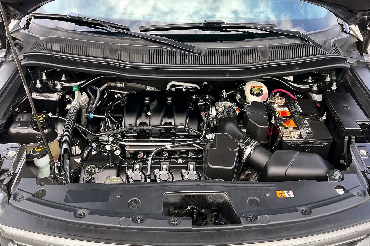 Used 2019 Ford Explorer XLT w/ Equipment Group 202A FWD image 30