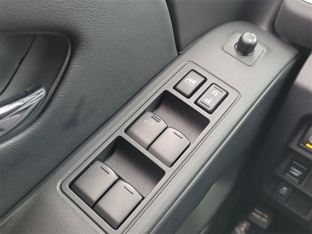 Used 2025 Nissan Frontier SV image 20