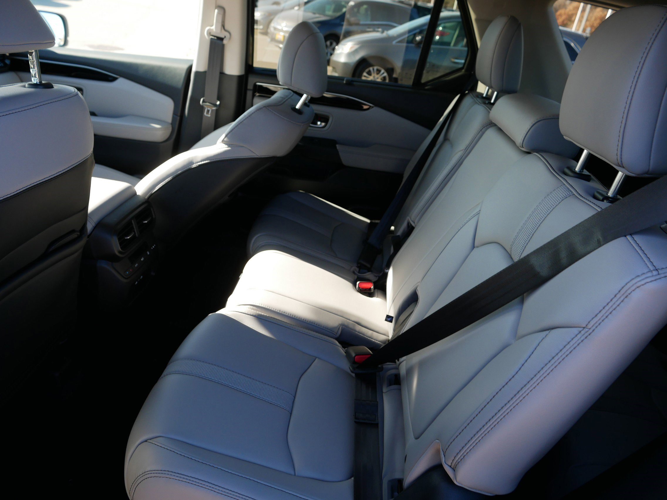 New 2025 Honda Pilot Touring image 7