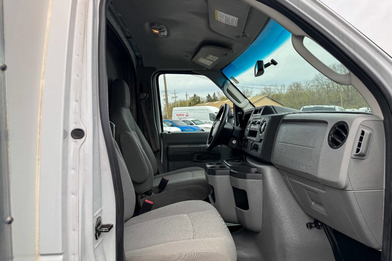 Used 2022 Ford E-350 and Econoline 350 Super Duty w/ Power Windows & Locks Group RWD image 13