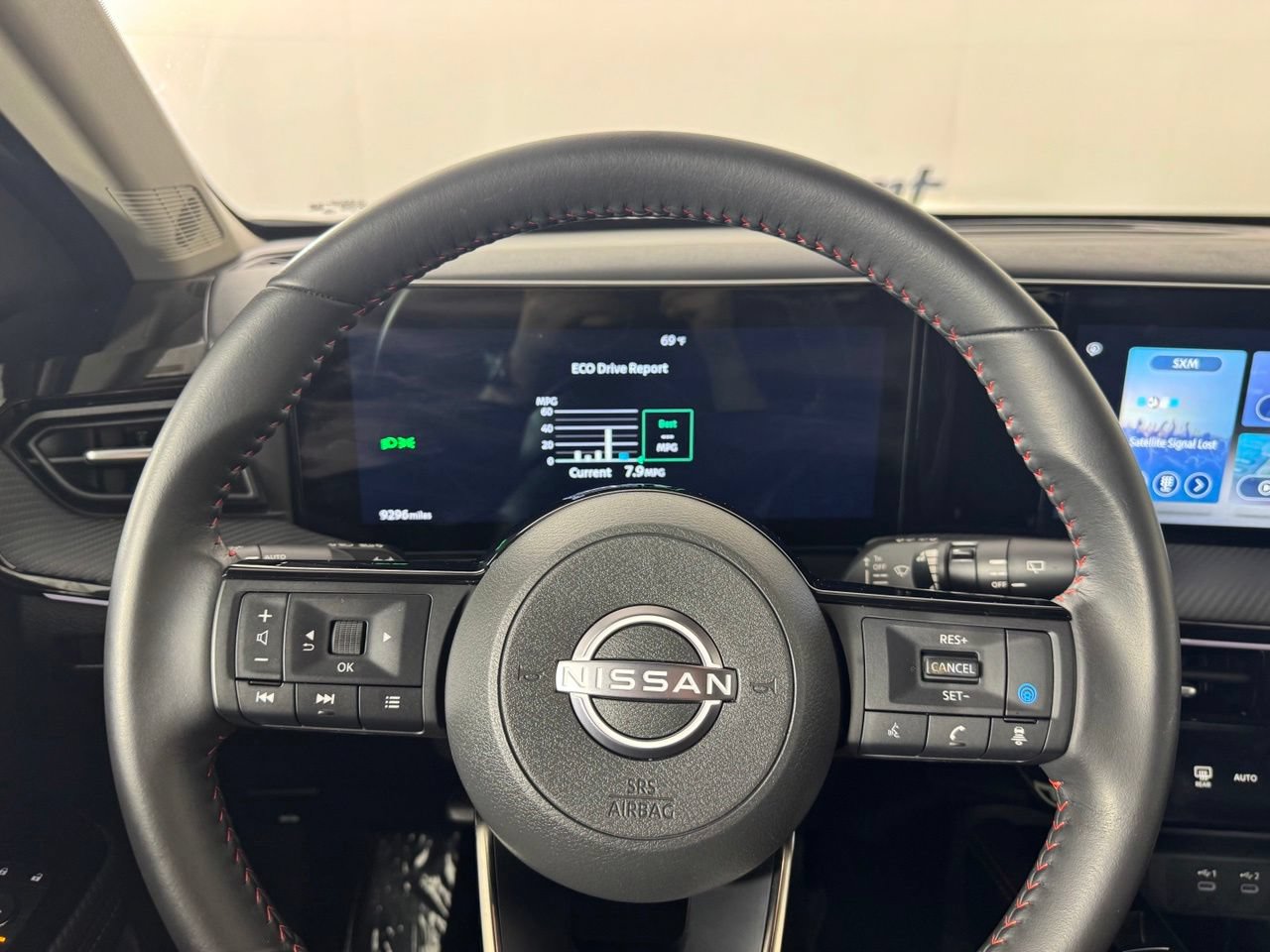 Used 2025 Nissan Kicks SR FWD image 12