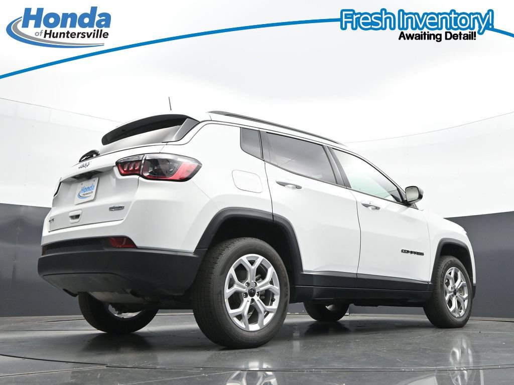 Used 2025 Jeep Compass Latitude AWD/4WD image 35