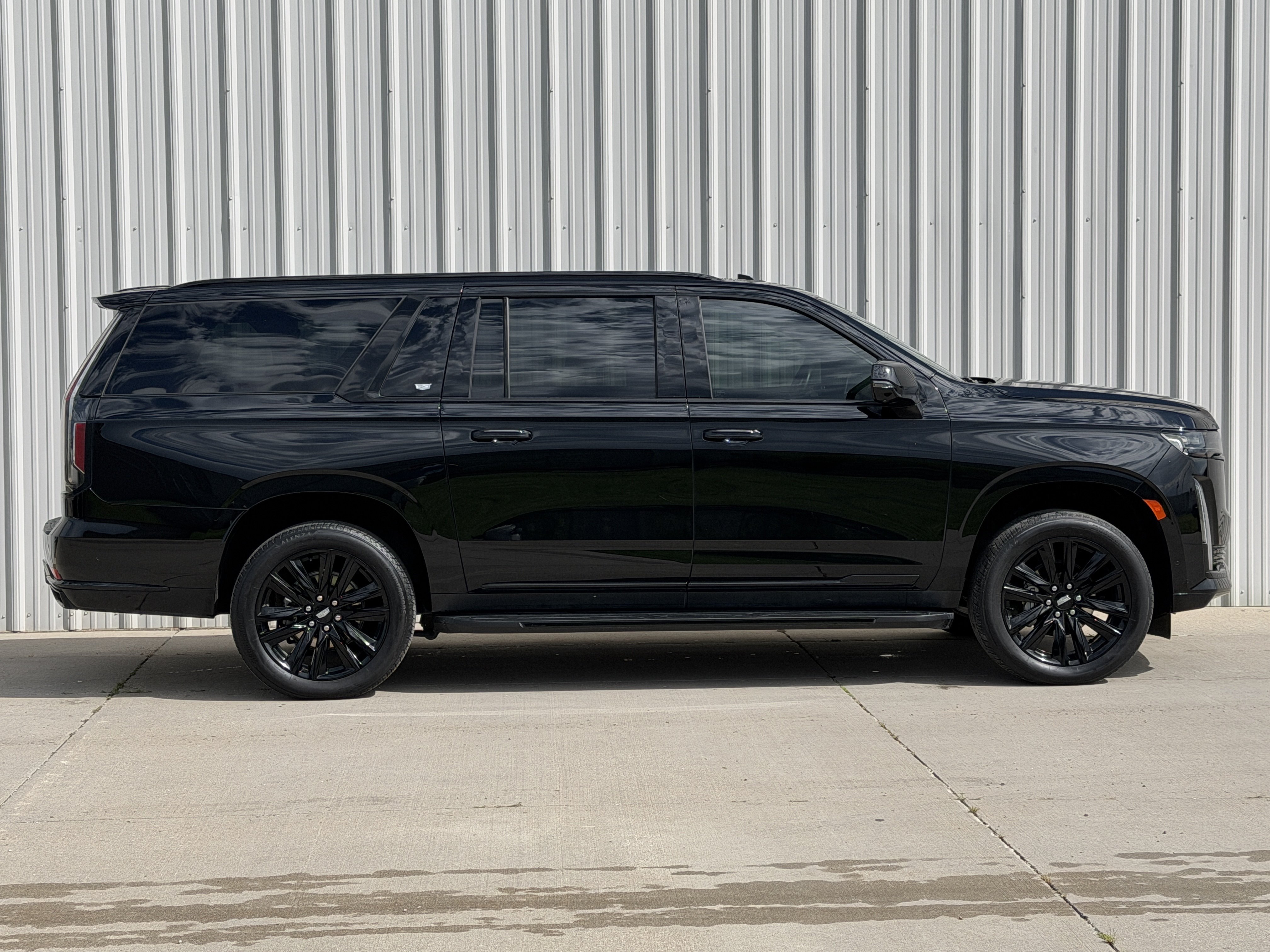 Certified 2024 Cadillac Escalade ESV Sport w/ Touring Package AWD/4WD image 3