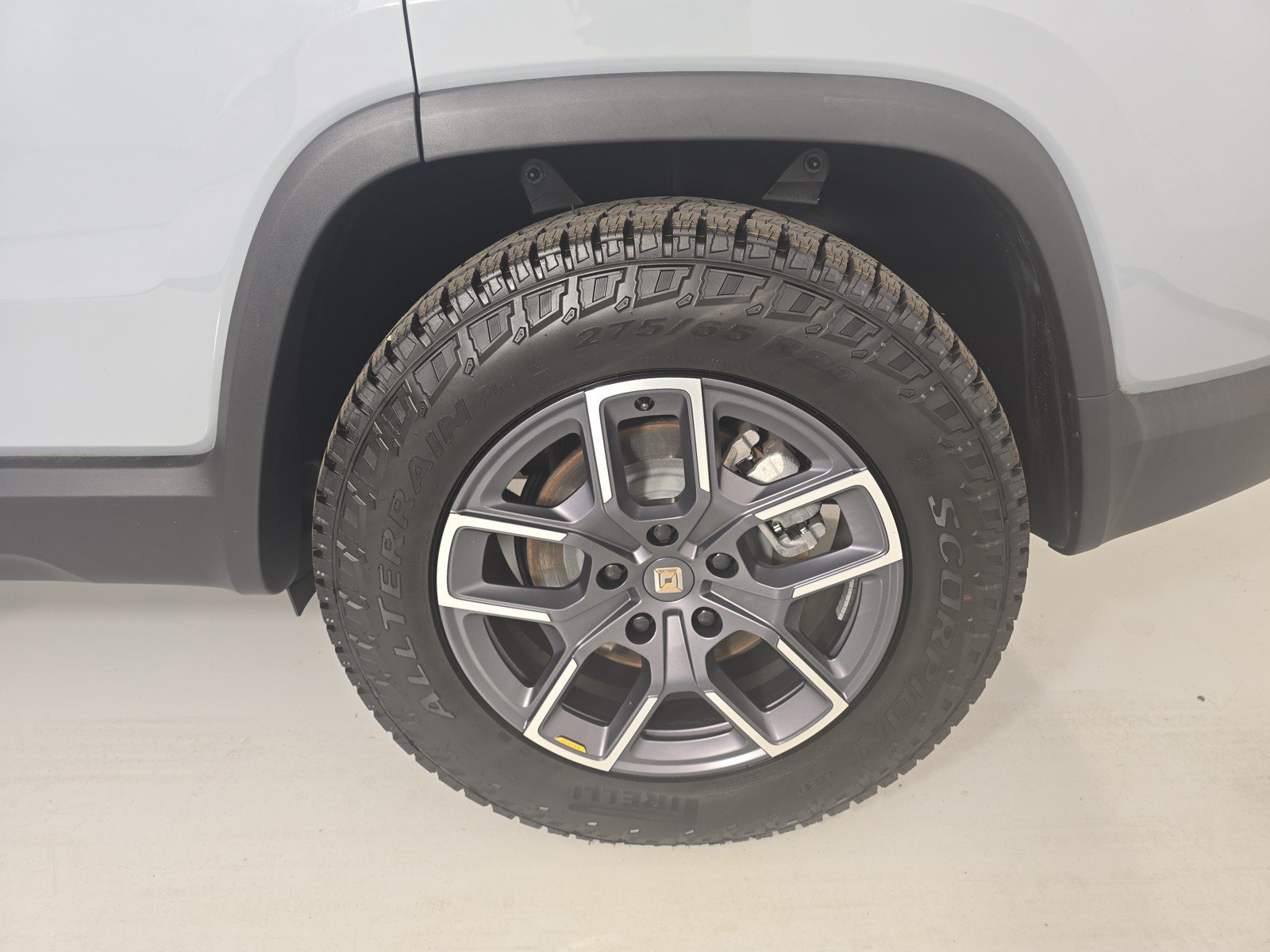 Used 2025 Rivian R1S Adventure AWD/4WD image 10