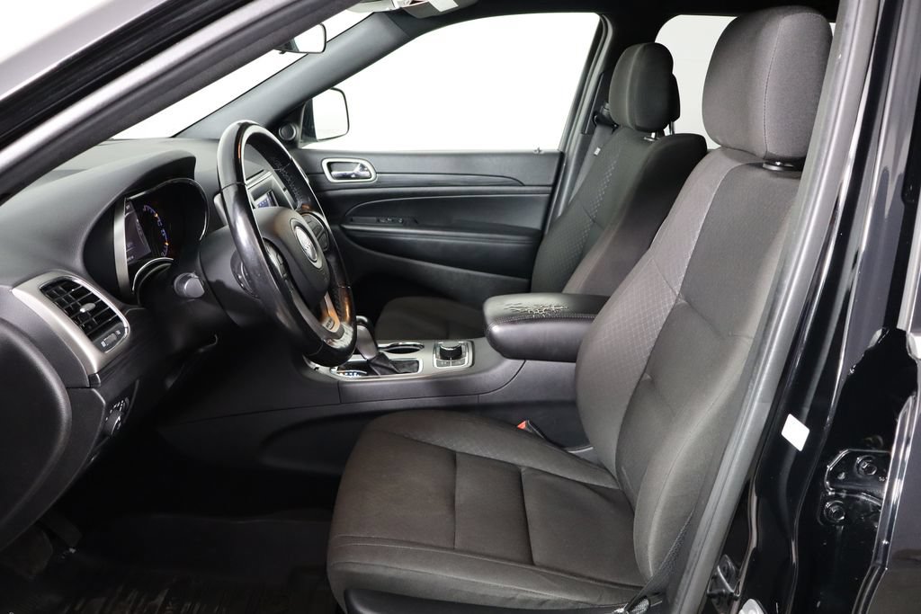 Used 2020 Jeep Grand Cherokee Laredo AWD/4WD image 14