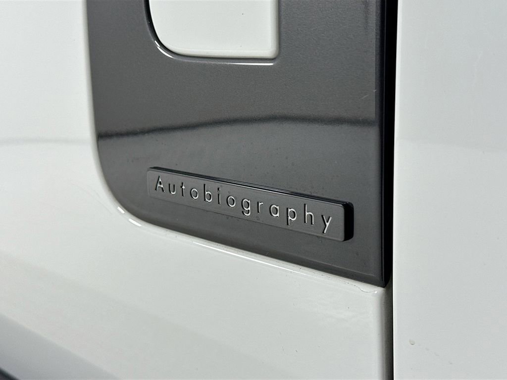 Used 2024 Land Rover Range Rover Long Wheelbase Autobiography image 26