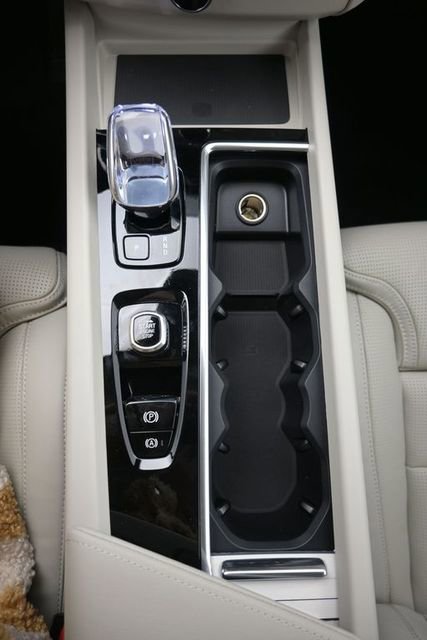 New 2026 Volvo XC60 T8 Ultra w/ Protection Package Premier image 11