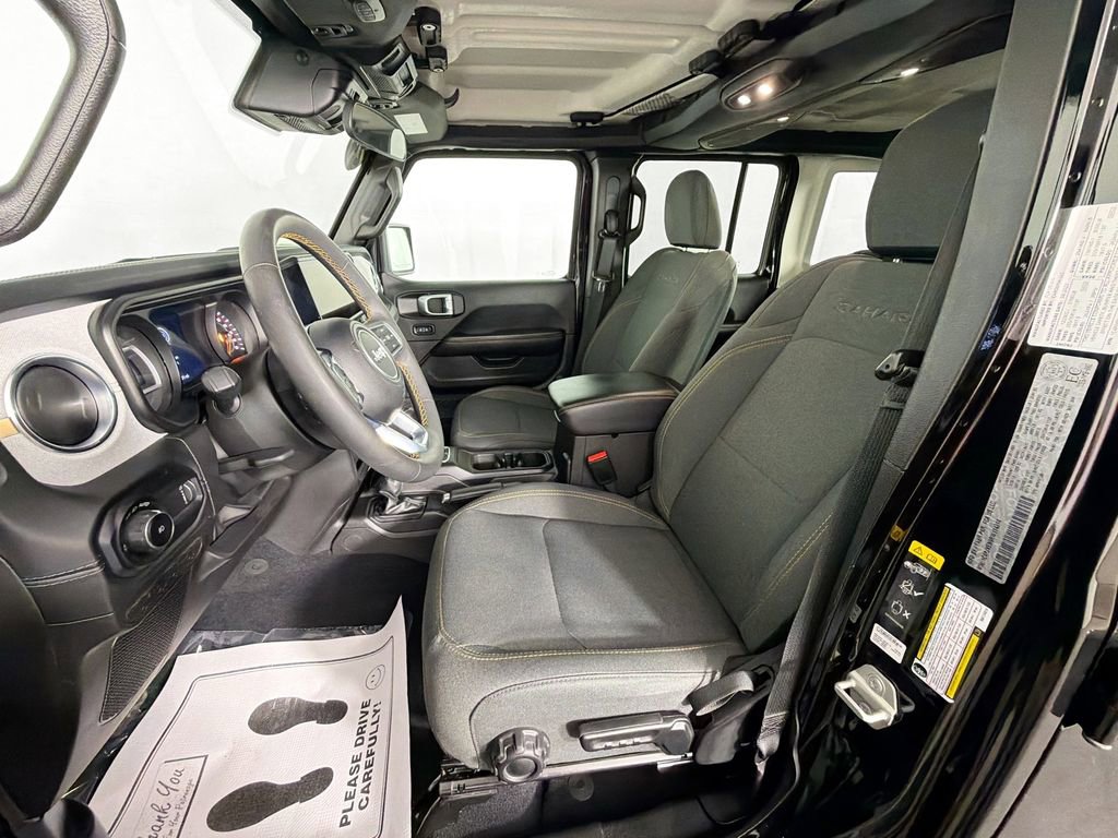Used 2024 Jeep Wrangler Sahara image 19