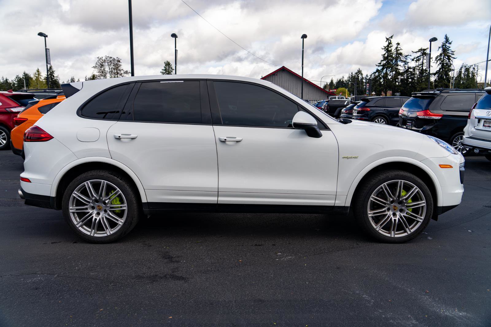 Used 2017 Porsche Cayenne S Platinum AWD/4WD image 8
