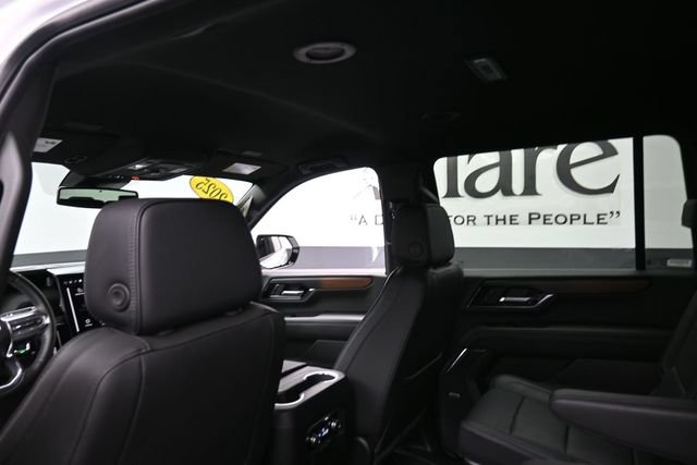 Used 2025 GMC Yukon XL Denali AWD/4WD image 24