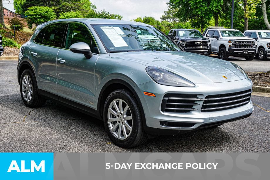 Used 2023 Porsche Cayenne AWD/4WD image 3