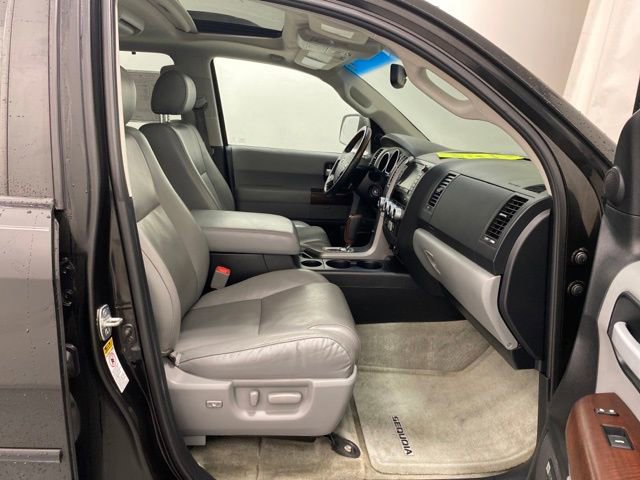 Used 2011 Toyota Sequoia Platinum AWD/4WD image 32
