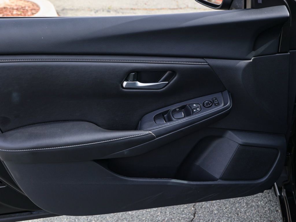 Used 2025 Nissan Sentra SV image 22