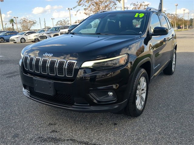Used 2019 Jeep Cherokee Latitude w/ Cold Weather Group image 8