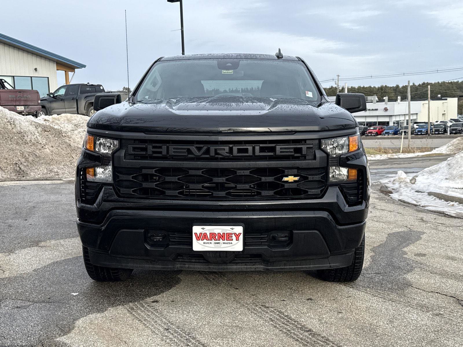 Used 2023 Chevrolet Silverado 1500 Custom image 2