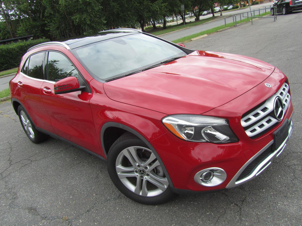 Used 2018 Mercedes-Benz GLA 250 4MATIC image 3