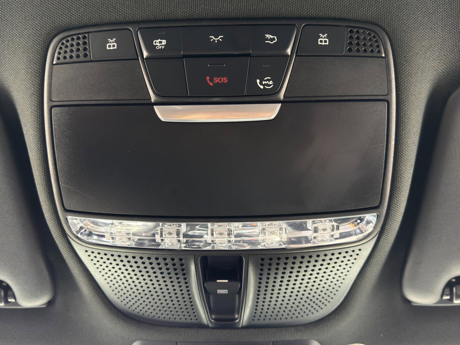 Used 2021 Mercedes-Benz C 63 AMG Sedan w/ Driver Assistance Package image 38